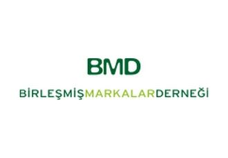 <p>
	Birleşmiş Markalar Derneği, d&uuml;n dernek &uuml;yelerinin yoğun katılımı ile olağan genel kurulunu ger&ccedil;ekleştirdi. Divan Başkanlığını Kiğılı Y&ouml;netim Kurulu Başkanı Abdullah Kiğılı yaparken, BMD Başkanı yeniden Yılmaz Yılmaz oldu.</p>
<p>
	Genel kurulda konuşan Yılmaz Yılmaz, BMD&rsquo;nin T&uuml;rkiye&rsquo;nin y&uuml;kselen yıldızı olduğunu belirterek, bu s&uuml;re&ccedil;te &ccedil;ok daha etkin olmak amacıyla y&ouml;netim kurulu &uuml;ye sayısını artırdıklarını s&ouml;yledi. &Ouml;nceden toplam 24 olan y&ouml;netim kurulunun yeni d&ouml;nemde 17 asil 13 yedek olmak &uuml;zere 30&rsquo;a &ccedil;ıkardıklarını bildiren Yılmaz, &ldquo;BMD&rsquo;nin faaliyetlerindeki yoğunluk, &uuml;yelerine sağladığı yarar, perakende sekt&ouml;r&uuml;ne verdiği hizmetler, &uuml;yemiz olmayan markaları da BMD&rsquo;ye &ccedil;ekiyor. G&ouml;rev yaptığımız 2 yıl boyunca 38 tanınmış ve değerli marka BMD &uuml;yesi oldu. &Uuml;ye sayımızı 150 firmaya &ccedil;ıkardık. Bu firmalara bağlı 500&rsquo;den fazla marka BMD &ccedil;atısı i&ccedil;inde yer alıyor. BMD destekleyici, geliştirici, birleştirici ve kaynaştırıcıdır; BMD &uuml;yeliği fayda yaratır&rdquo; dedi.</p>
<p>
	<em>Birlemiş Markalar Derneği yeni&nbsp;Y&ouml;netim Kurulu'nda yer alan isimler&nbsp;ş&ouml;yle;</em></p>
<ul>
	<li>
		Yılmaz YILMAZ &ndash;Başkan / Koton</li>
	<li>
		Vahap K&Uuml;&Ccedil;&Uuml;K &ndash; Başkan Yardımcısı / LCW</li>
	<li>
		H&uuml;seyin DOĞAN- Başkan Yardımcısı / Ramsey</li>
	<li>
		Serdar Sunay &ndash;Başkan Yardımcısı / Boyner</li>
	<li>
		Mehmet Ziylan &ndash; Başkan Yardımcısı / Flo</li>
	<li>
		Burak &Ccedil;ELET &ndash; Başkan Yardımcısı / Desa</li>
	<li>
		Ahmet Said KAVURMACI &ndash; YK &Uuml;yesi / Aydınlı Group</li>
	<li>
		Aslı KARADENİZ -&nbsp; YK &Uuml;yesi / Boyner</li>
	<li>
		Ahmet COŞKUN &ndash; YK &uuml;yesi / S&uuml;vari</li>
	<li>
		Ahmet DALYANCIGİL &ndash;YK &Uuml;yesi / Demsa Group</li>
	<li>
		Ayşen ZAMANPUR - YK &Uuml;yesi / Silk&Cashmere</li>
	<li>
		C&uuml;neyt YAVUZ &ndash; YK &Uuml;yesi / Mavi</li>
	<li>
		Emre AKYİĞİT &ndash; YK &uuml;yesi / Collezione</li>
	<li>
		Fatih AKBACAKOĞLU &ndash; YK &Uuml;yesi / Ayakkabı D&uuml;nyası</li>
	<li>
		Hilal SUERDEM &ndash;&nbsp; YK &Uuml;yesi / Kiğılı</li>
	<li>
		İsmail KUTLU &ndash; YK &Uuml;yesi / Gizia</li>
	<li>
		İmam ALTINBAŞ &ndash; YK &Uuml;yesi / Altınbaş</li>
	<li>
		Jaklin G&Uuml;NER &ndash;&nbsp; YK &Uuml;yesi / Flo</li>
	<li>
		Mete S&Ouml;NMEZ &ndash; YK &Uuml;yesi / Faik S&ouml;nmez</li>
	<li>
		Namık ZİYAL &ndash; YK &Uuml;yesi / Batik</li>
	<li>
		Nejdet AYAYDIN -&nbsp; /YK &Uuml;yesi / Ayaydın&Miroglio</li>
	<li>
		Oya SENER &ndash; YK &Uuml;yesi / Fiba Perakende Grubu</li>
	<li>
		&Ouml;nder &Ouml;ZTARHAN &ndash;&nbsp; YK &Uuml;yesi / Vepa Group</li>
	<li>
		Rıfat ELHADEF &ndash;&nbsp; YK &Uuml;yesi / Vakko</li>
	<li>
		Ramazan KAYA - YK &Uuml;yesi / Saat&Saat</li>
	<li>
		Sami KARİYO &ndash;&nbsp; YK &Uuml;yesi / Penti</li>
	<li>
		Sedef ORMAN &ndash;&nbsp; YK &Uuml;yesi / Derimod&nbsp;</li>
	<li>
		Sinan &Ouml;NCEL &ndash; YK &Uuml;yesi / Twigy</li>
	<li>
		Semih SARA&Ccedil;OĞLU &ndash; YK &Uuml;yesi / Opmar Optik</li>
	<li>
		Yavuz EROĞLU &ndash; YK &Uuml;yesi / Colin's</li>
</ul>
