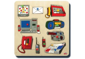 <p>
	&nbsp;</p>
<div>
	TELKODER (Serbest Telekom&uuml;nikasyon İşletmecileri Derneği) &uuml;lkemizde bir ailenin yıllık ortalama haberleşme giderinin 1.320 TL olduğunu a&ccedil;ıkladı.</div>
<div>
	&nbsp;</div>
<div>
	Telekom&uuml;nikasyon alanının d&uuml;zenleyici kuruluşu olan Bilgi Teknolojileri ve İletişim Kurumu&rsquo;nun (BTK) yayınladığı veriler ile TELKODER&rsquo;in yaptığı genel sekt&ouml;r değerlendirmesi sonucunda; bir internet, bir cep telefonu ve bir sabit telefon aboneliği bulunan bir ailenin &nbsp;aylık ortalama haberleşme giderinin 110 TL olduğu belirtildi. Ortalama olarak sabit telefona aylık 22 TL, cep telefonuna 22 TL ve internet hizmetine de 40 TL &ouml;deniyor, bunlara ayrıca devlete &ouml;denen toplam 26 TL KDV ve &Ouml;zel İletişim Vergisini de ilave etmek gerekiyor.</div>
<div>
	&nbsp;</div>
<div>
	Ortalama 4 kişiden oluşan bir ailenin t&uuml;m fertlerinin cep telefonu kullandığı d&uuml;ş&uuml;n&uuml;ld&uuml;ğ&uuml;nde ise 110 TL&rsquo;lik haberleşme giderinin ortalama 204 TL&rsquo;ye y&uuml;kseldiği g&ouml;r&uuml;l&uuml;yor. Bir internet, bir cep telefonu ve bir sabit telefon aboneliği bulunan bu ailenin t&uuml;m &uuml;yelerinin cep telefonu kullandığı varsayıldığında ise bahsi ge&ccedil;en yıllık haberleşme gideri de ortalama 2.451 TL&rsquo;ye &ccedil;ıkıyor.</div>
<div>
	&nbsp;</div>
<div>
	<em><strong>T&uuml;rkiye&rsquo;de Haberleşme İhtiyacı Artıyor, Kalite ve Uygun Fiyat İ&ccedil;in Alternatif İşletmecileri Unutmayın</strong></em></div>
<div>
	Konuya ilişkin g&ouml;r&uuml;şlerini ileten TELKODER Y&ouml;netim Kurulu Başkanı Yusuf Ata Arıak, haberleşme hizmetlerinin son yıllarda giderek daha b&uuml;y&uuml;k bir ihtiya&ccedil; olarak karşımıza &ccedil;ıktığını belirterek, &ldquo;Eskiye g&ouml;re cep telefonumuzla daha &ccedil;ok konuşuyor, internet başında daha &ccedil;ok vakit ge&ccedil;iriyoruz.Haberleşme hizmetleri sadece &ouml;zel hayatımızda değil iş yaşantımızda da giderek &ouml;nem kazanıyor. Bu durumda haberleşme giderlerimiz de artıyor doğal olarak. Daha uygun fiyata kaliteli hizmet almamız elbette m&uuml;mk&uuml;n... İşini kanunlara uygun yapan, yatırımını yapmış alternatif işletmeciler sayesinde t&uuml;keticilerin kaliteli ve uygun maliyetli hizmetler alması daha kolay hale geliyor.TELKODER&rsquo;in sabit telefon ve internet hizmeti sunan &ccedil;ok sayıda &uuml;yesi bulunduğunu, &ouml;n&uuml;n&uuml;n a&ccedil;ılması halinde mobil telefon hizmetine de yakında başlanacağını hatırlatmak isterim. T&uuml;keticiler http://www.telkoder.org.tr/a-members.html adresinde bulunan şirketlerden istediklerini se&ccedil;erek hizmet alabilirler&rdquo;dedi.</div>
<div>
	&nbsp;</div>
