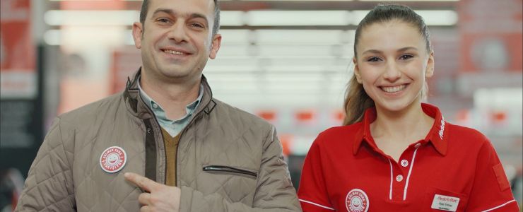 Media Markt’tan yepyeni bir kampanya: Gülmek Sana Yakışıyor