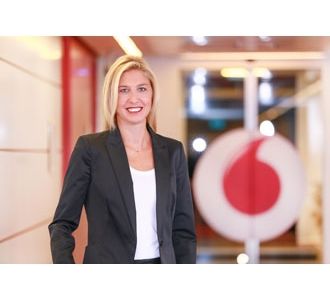 Vodafone #BirGünDeğilHerGün “Önce Kadın” diyor