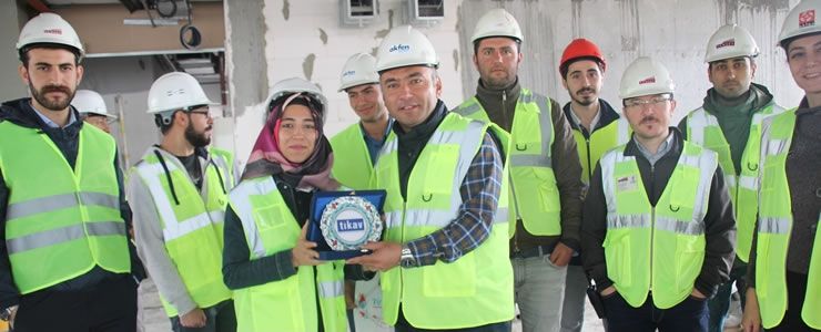 Hamdi Akın gençlere İngilizce tavsiyesi verdi 