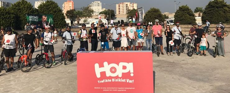Trafik Hayattır, Karşıyakalı Bisikletçilere “HOP!” dedi 