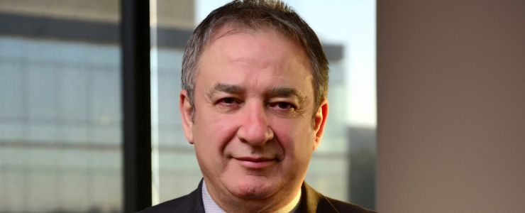 Prof. Dr. Kırman’a  ‘Yılın Cama Değer Katan İnsanı’ Ödülü
