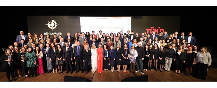 21. ALTIN PUSULA TÜRKİYE HALKLA İLİŞKİLER ÖDÜLLERİ ZİRVEDE