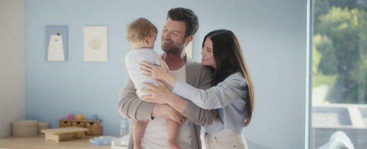 Tatlıtuğ Ailesi yeni Molfix reklamında