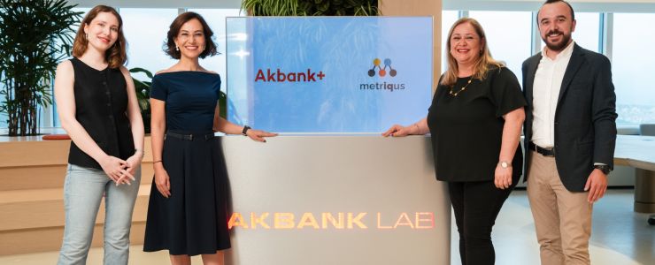 Akbanklılar fikir verdi, Akbank 400 Bin Dolar Yatırdı
