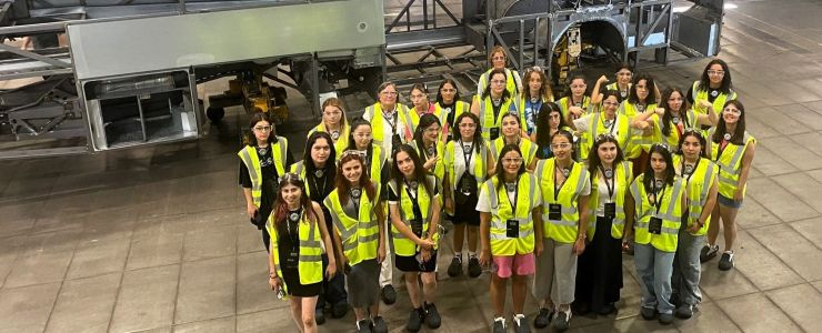 Mercedes-Benz Türk, Yıldız Kızlar’la buluştu