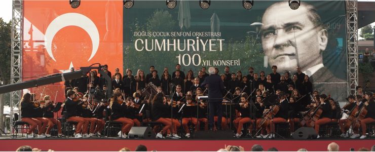 DOĞUŞ ÇOCUK SENFONİ ORKESTRASI'NDAN CUMHURİYET KONSERİ