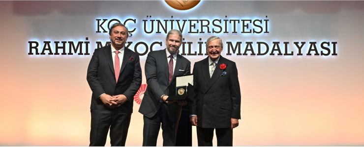 RAHMİ M. KOÇ BİLİM MADALYASI’NIN SAHİBİ PROF. DR. METE ATATÜRE