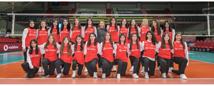 Malatyalı Voleybolcu Kızlar, Vodafone ile Sahada