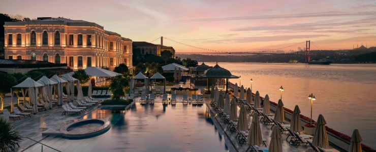 FOUR SEASONS HOTELS ISTANBUL’A “BEŞ YILDIZ”