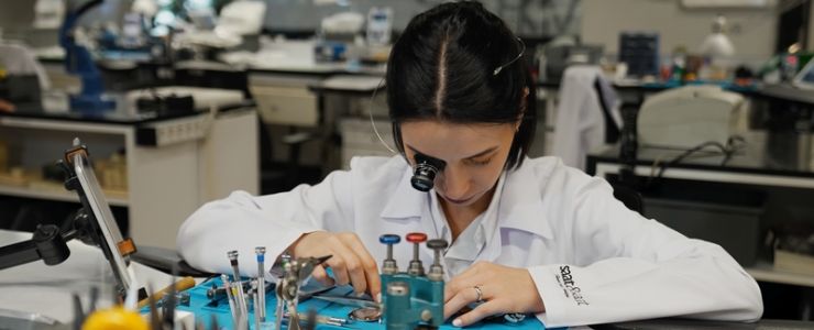 Sektöre Kadın Saat Ustaları Kazandırıyor