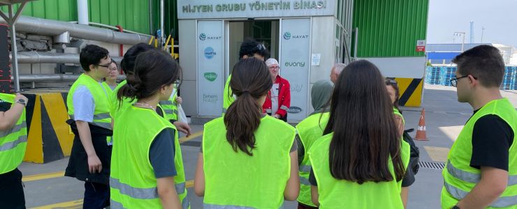 Hayat Kimya, genç bilim insanlarını ağırladı