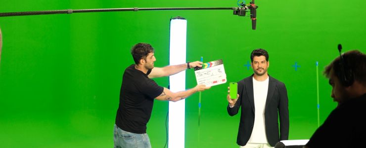 Burak Özçivit Hayat Firans Reklamında
