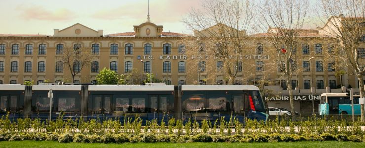 Kadir Has Üniversitesi Zirvede