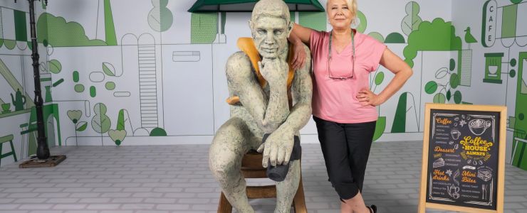 Nergis Kumbasar, Orta Yaş Krizini Sahneye Taşıyor