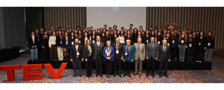 TEV, ÜSTÜN BAŞARI BURSU İLE GENÇLERİ DESTEKLİYOR