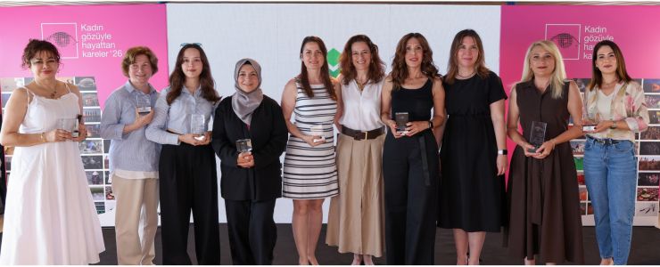 Kadın Gözüyle Hayattan Kareler Ödülleri Sahiplerinde