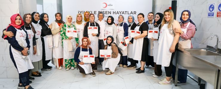 URFALI KADINLAR &ldquo;İYİLİKLE PİŞEN HAYATLAR&rdquo; İÇİN İSTANBUL&rsquo;DA