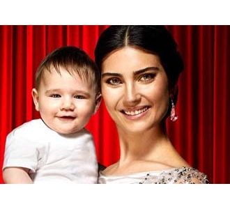 Tuba Büyüküstün Molfix’in uluslararası reklam yüzü oldu