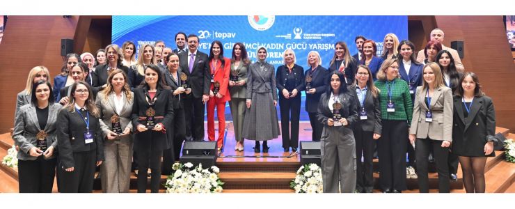 TÜRKİYE’NİN GİRİŞİMCİ KADIN GÜCÜ Ödüllerini aldı