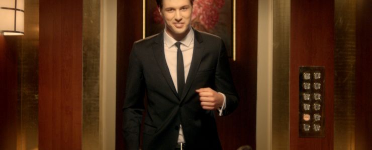 Biscolata Mood, yeni reklamında kadınların falına bakıyor