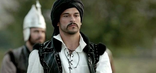 Burak Özçivit reklam yıldızı oldu