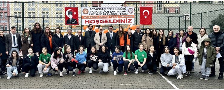 Eczacıbaşı Spor Kulübü'nden Kahramanmaraş'a voleybol sahası
