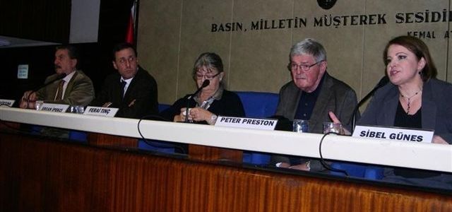 Meslek örgütleri tutuklu gazeteci yakınlarıyla buluştu