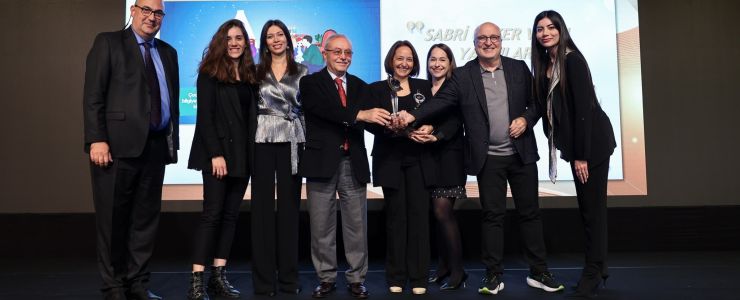 Sabri Ülker Vakfı'na Altın Pusula ödülü