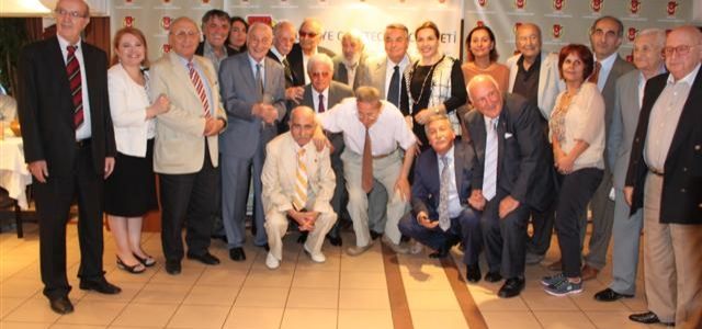 TGC, 35 gazeteci ustaya şükran plaketi verdi