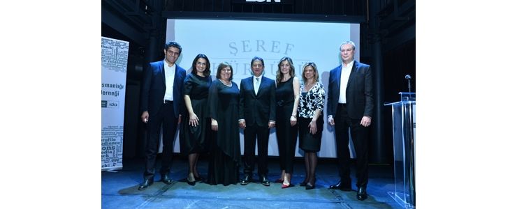 Salim Kadıbeşegil ve Meral Saçkan İDA Şeref Kürsüsü'nde 