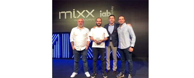 Gri koli bandı ile Tekzen’e Altın Mixx 