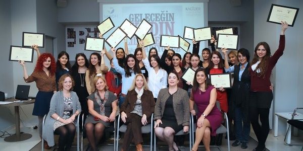 “Geleceğin Kadın Liderleri” sertifikalarını aldı