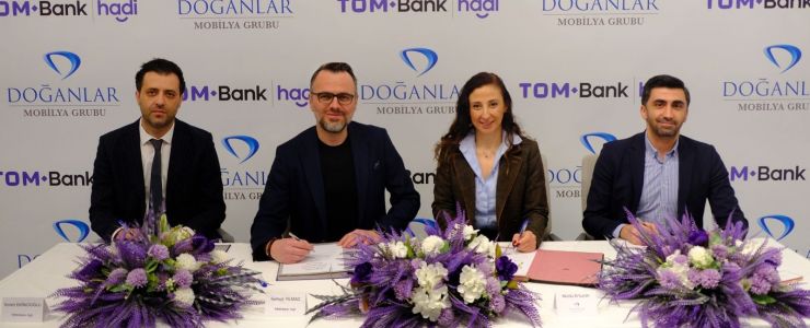 Kelebek Mobilya ve Tom Bank Hadi işbirliği