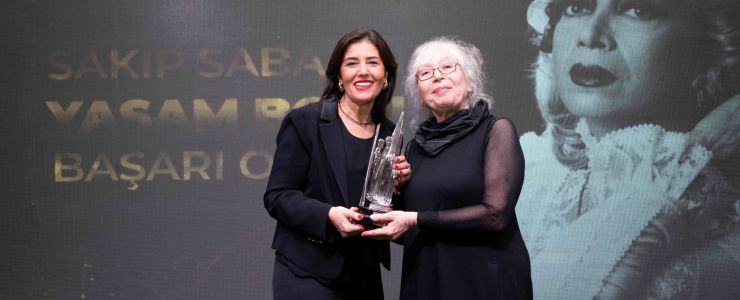 Sakıp Sabancı Yaşam Boyu Başarı Ödülü, Duayen Sanatçı Meral Çetinkaya&rsquo;ya